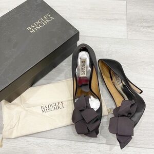 Badgley Mischka Karlisle Large Bow Satin Shoe Gray